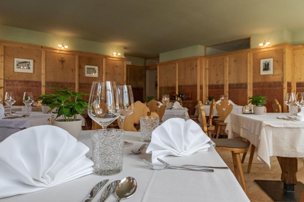 Hotel Teutschhaus Cortina Sulla Strada del Vino Esterno foto