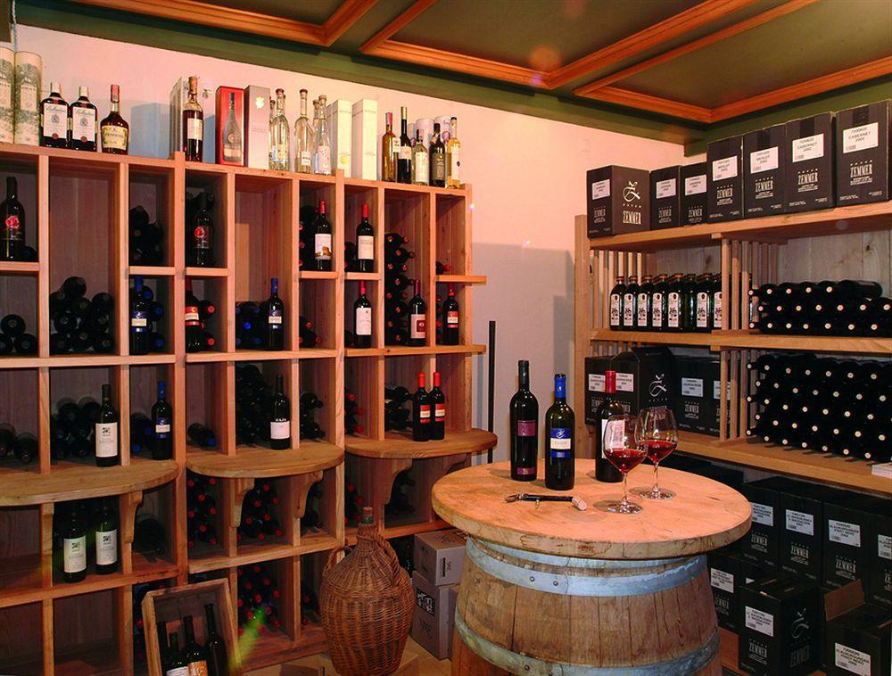 Hotel Teutschhaus Cortina Sulla Strada del Vino Esterno foto
