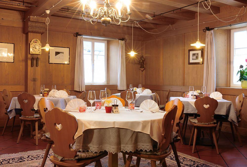 Hotel Teutschhaus Cortina Sulla Strada del Vino Esterno foto