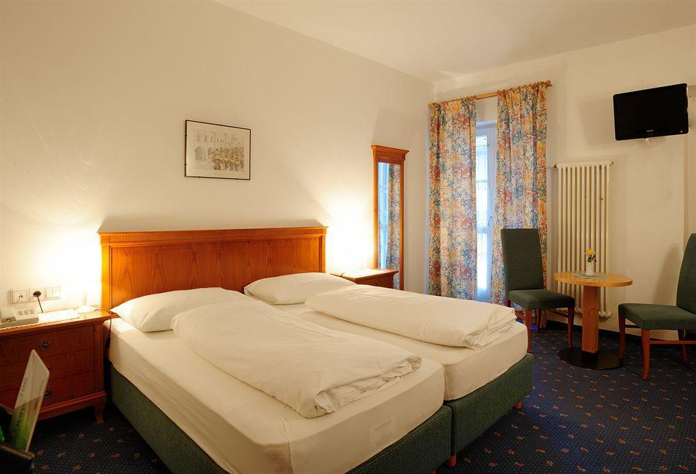 Hotel Teutschhaus Cortina Sulla Strada del Vino Esterno foto