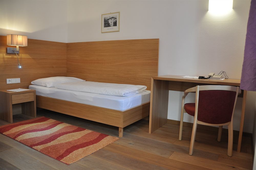 Hotel Teutschhaus Cortina Sulla Strada del Vino Esterno foto